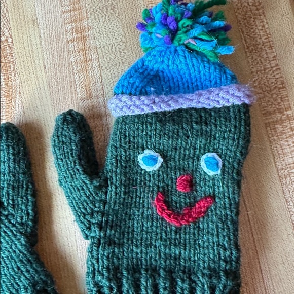Hand Knit Mittens - Picture 3 of 4